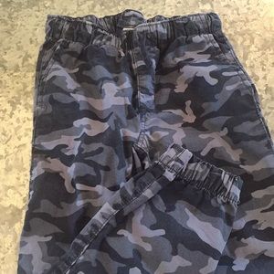 Gap camo joggers. Great condition. Super cute!